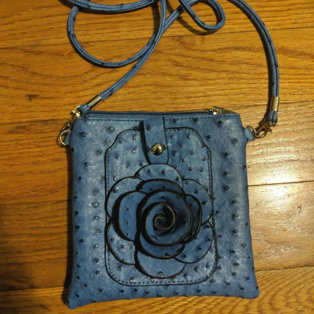 Crossbody purse